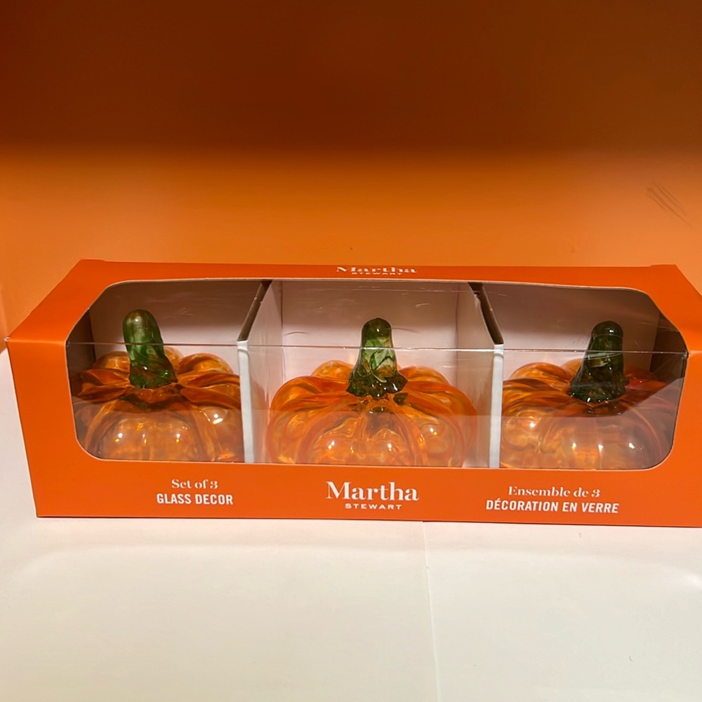 MARTHA STEWART Handblown glass mini pumpkin
